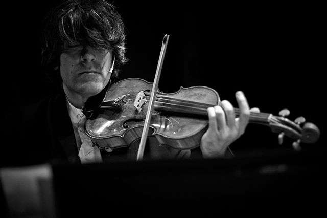 &iquest;Vienes a vernos? 
Are you coming?
🍁13 NOVEMBER @centrosefaradisrael
.
📷Our artistic director Pablo Su&aacute;rez @pablosuarez.violin by @michalnovakphoto .

#madrid #madridcultura #musicadecamara #ociomadrid #planmadrid #entradium #picofthe