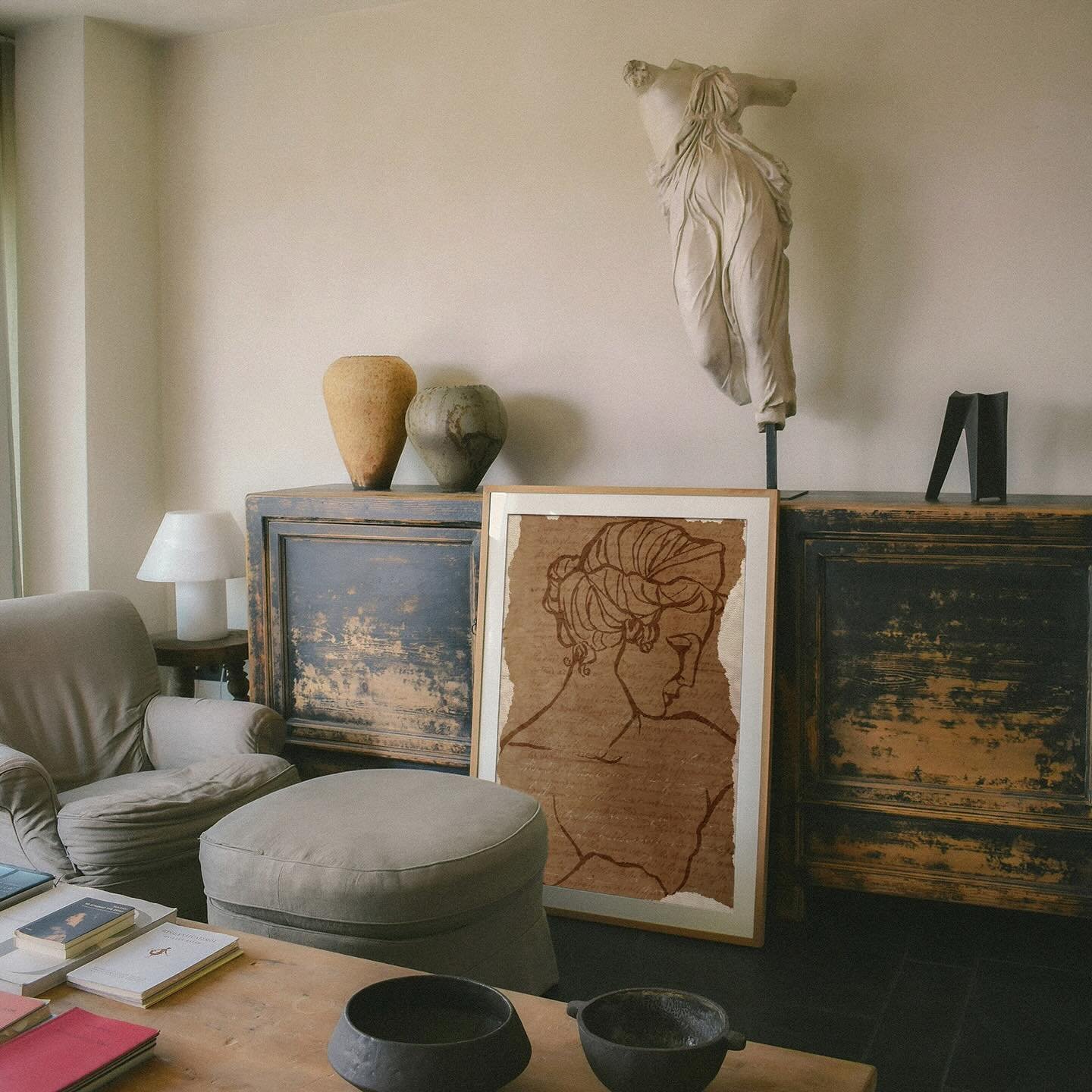 Another newer work &ldquo;Venus&rdquo; in a contemporary living room.
.
.
.
#art #framedart #interiordesign #homedecor #apartmenttherapy #home #interiorstyling #homesweethome #house #luxuryhomes #dreamhome #designer #finditstyleit #inspiration #inter