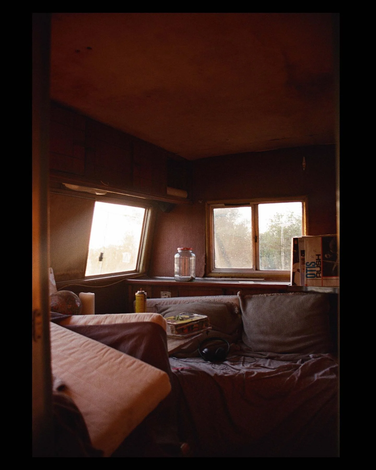 Windows 
.
#portra160 @kirkleesphotographic @kodakprofessional @analoguewonderland #kirkleesphotographic