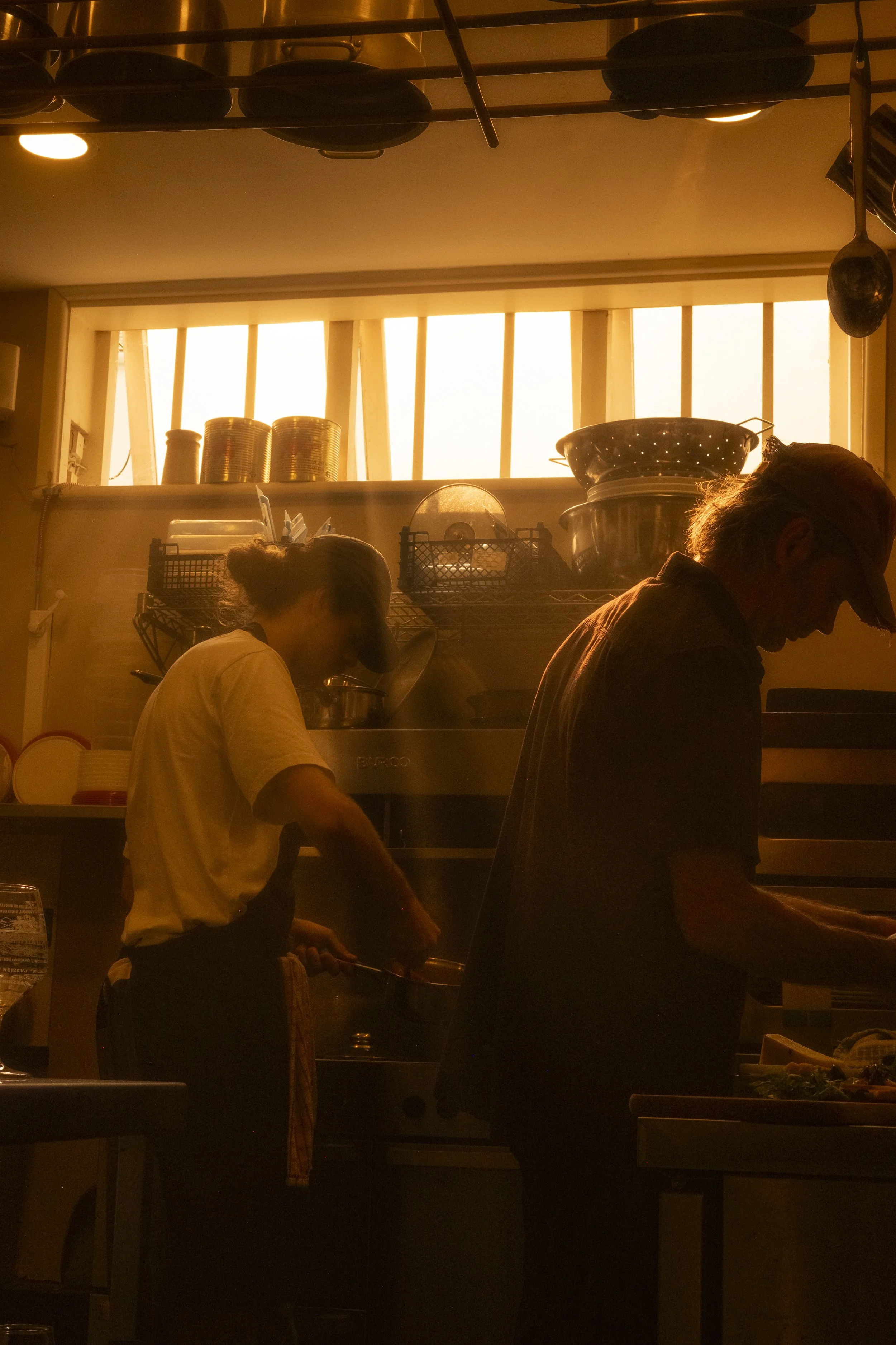 romanos 2 oliver evans.jpg