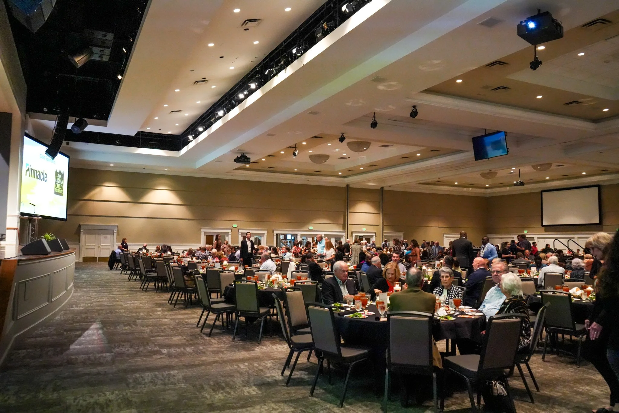 Full room from front.jpg