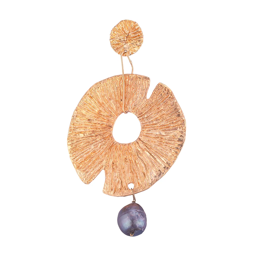 24k Gold-plated Earrings with Fossil Print and Black Pearl