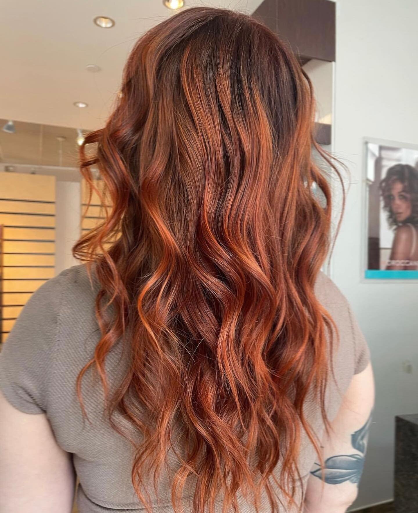 ✨ A shade of copper.
&bull;
&bull;
📍Medford location by @hairbygina95
&bull;
&bull;
&bull;
&bull;
#jamesjosephsalon #bostonhair #bostonhairstylist #oribeobsessed #bestofbalayage #masterstylist #bostonmagazine #bostonsalon #theimproperbostonian #amer