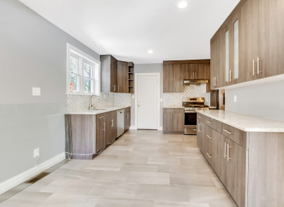 Kitchen2.jpg