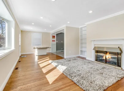 Livingroom.jpg