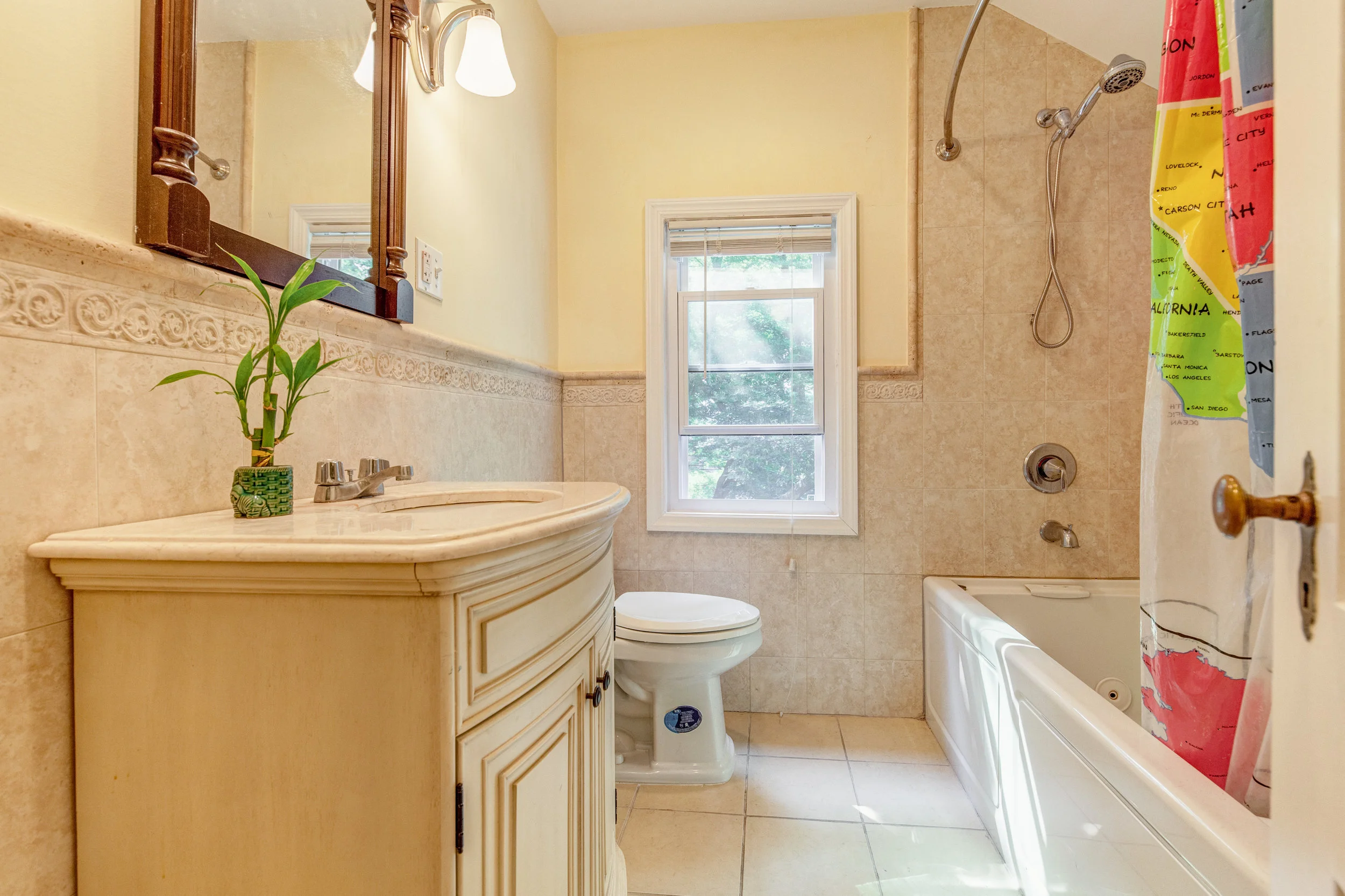 12. bathroom.jpg