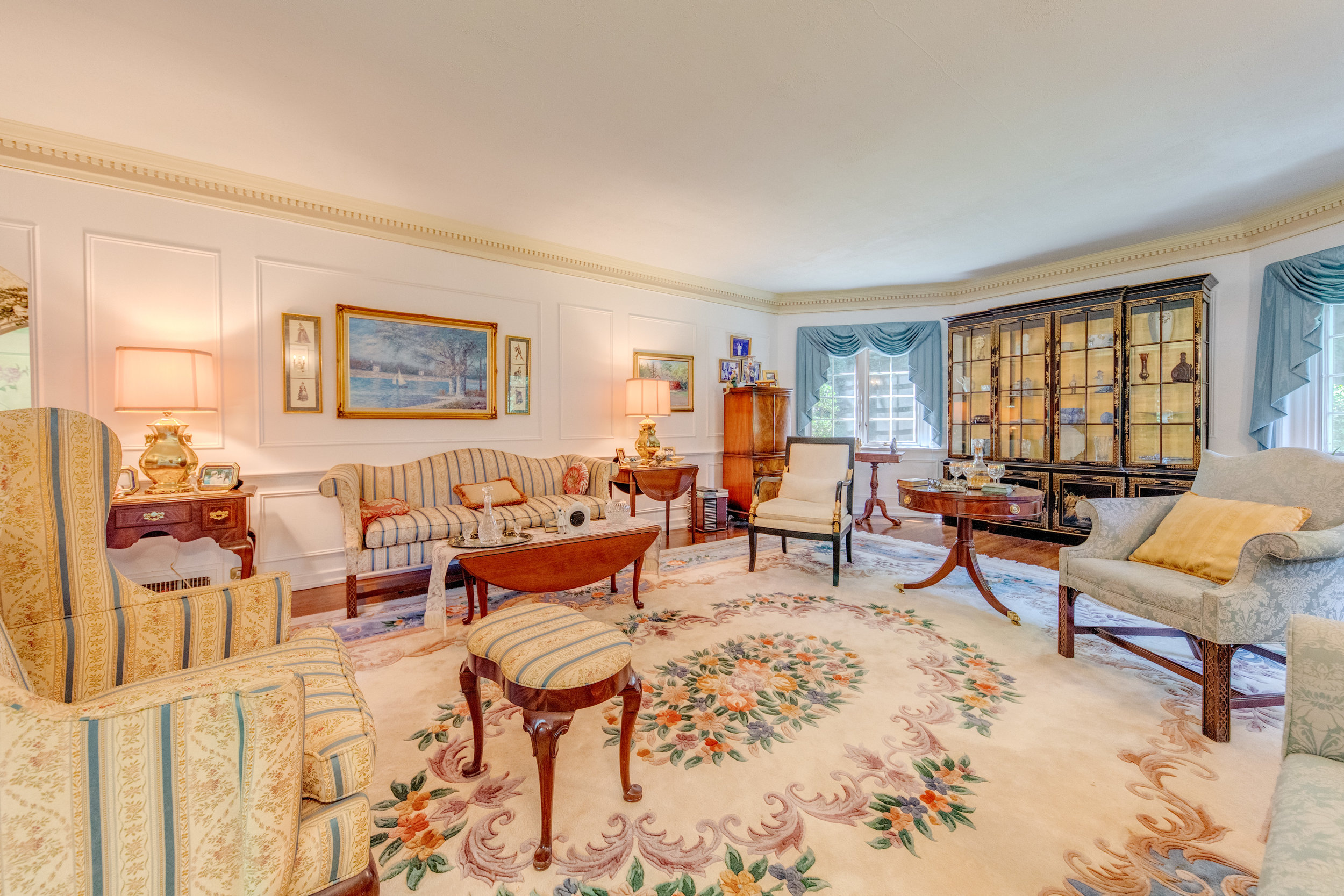 9.LivingRoom.jpg