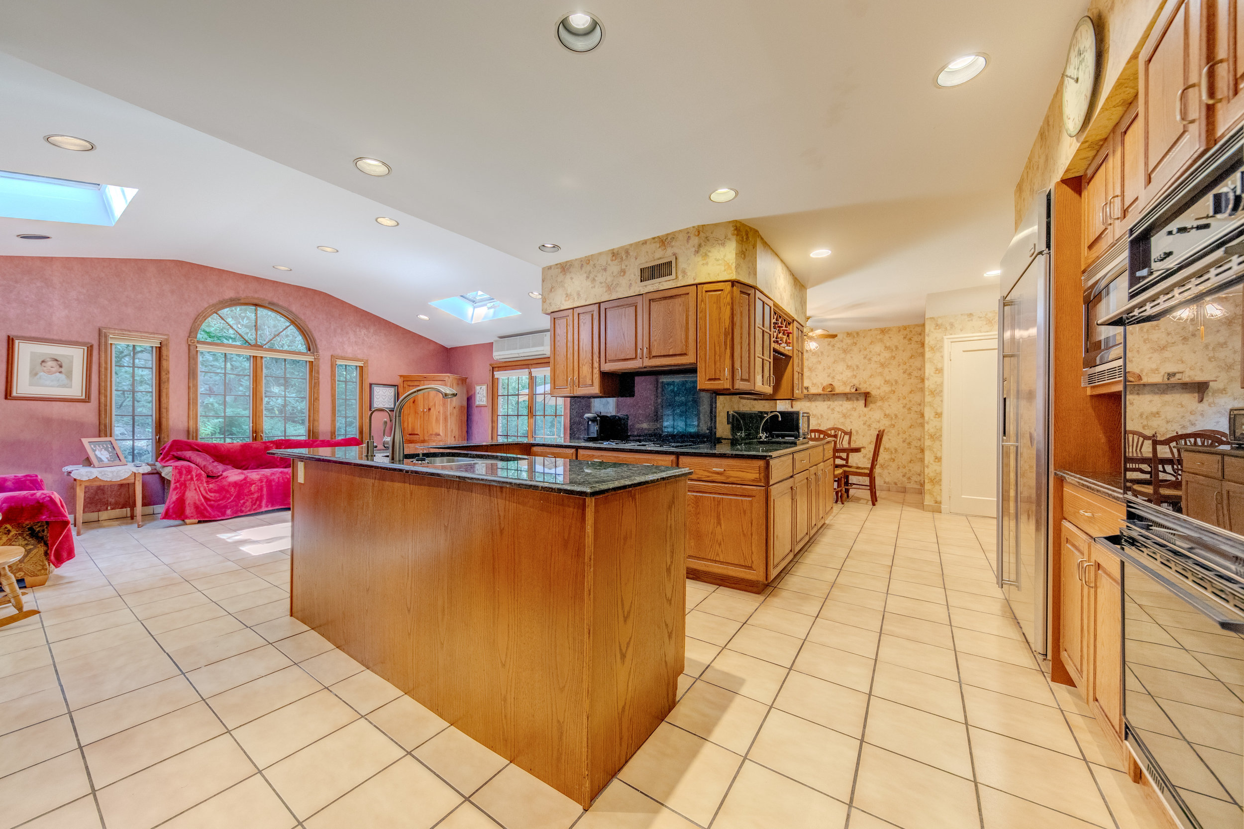12.Kitchen.jpg