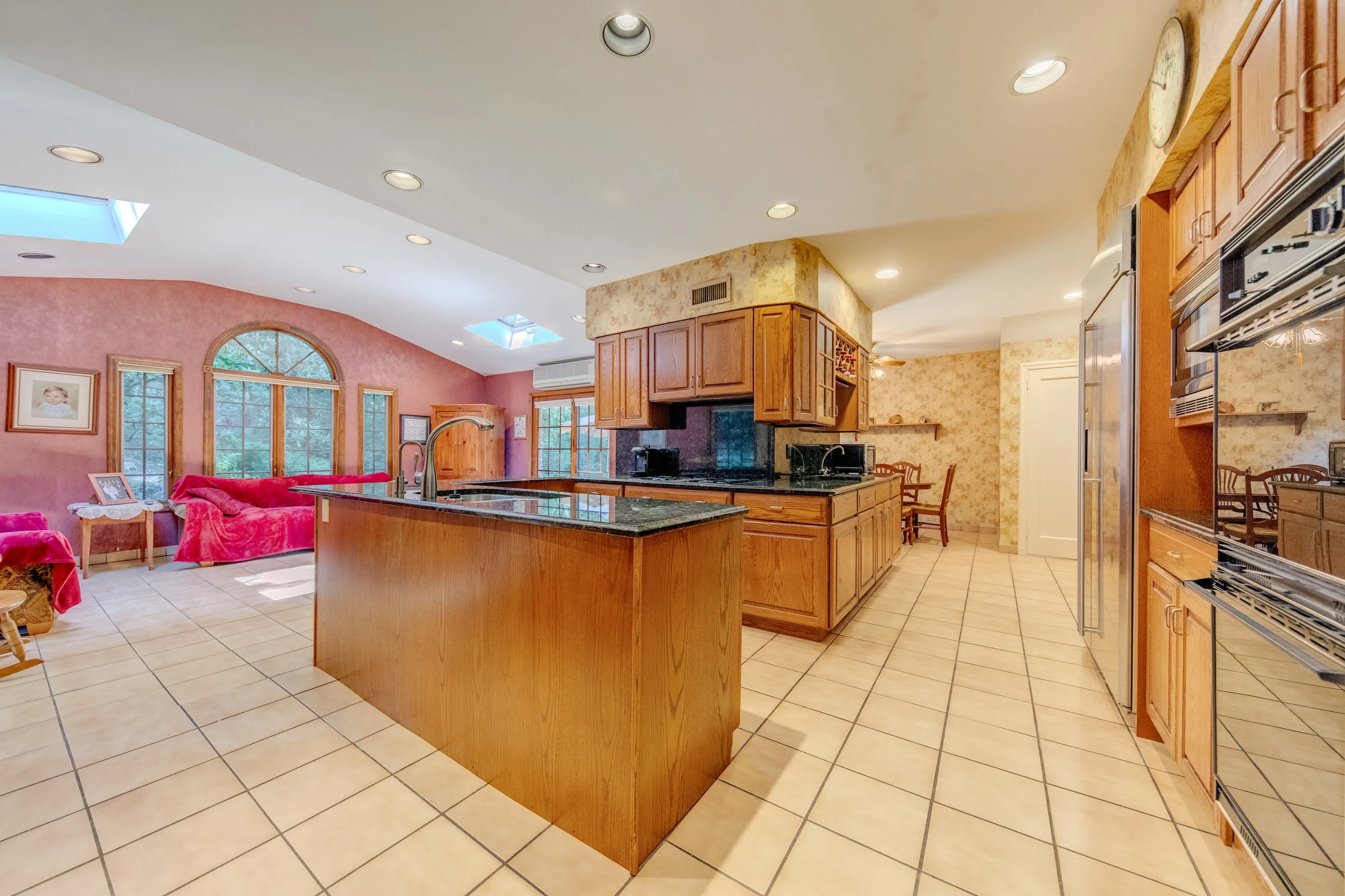 12.Kitchen.jpg