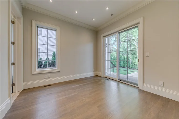 13- bedroom.jpg