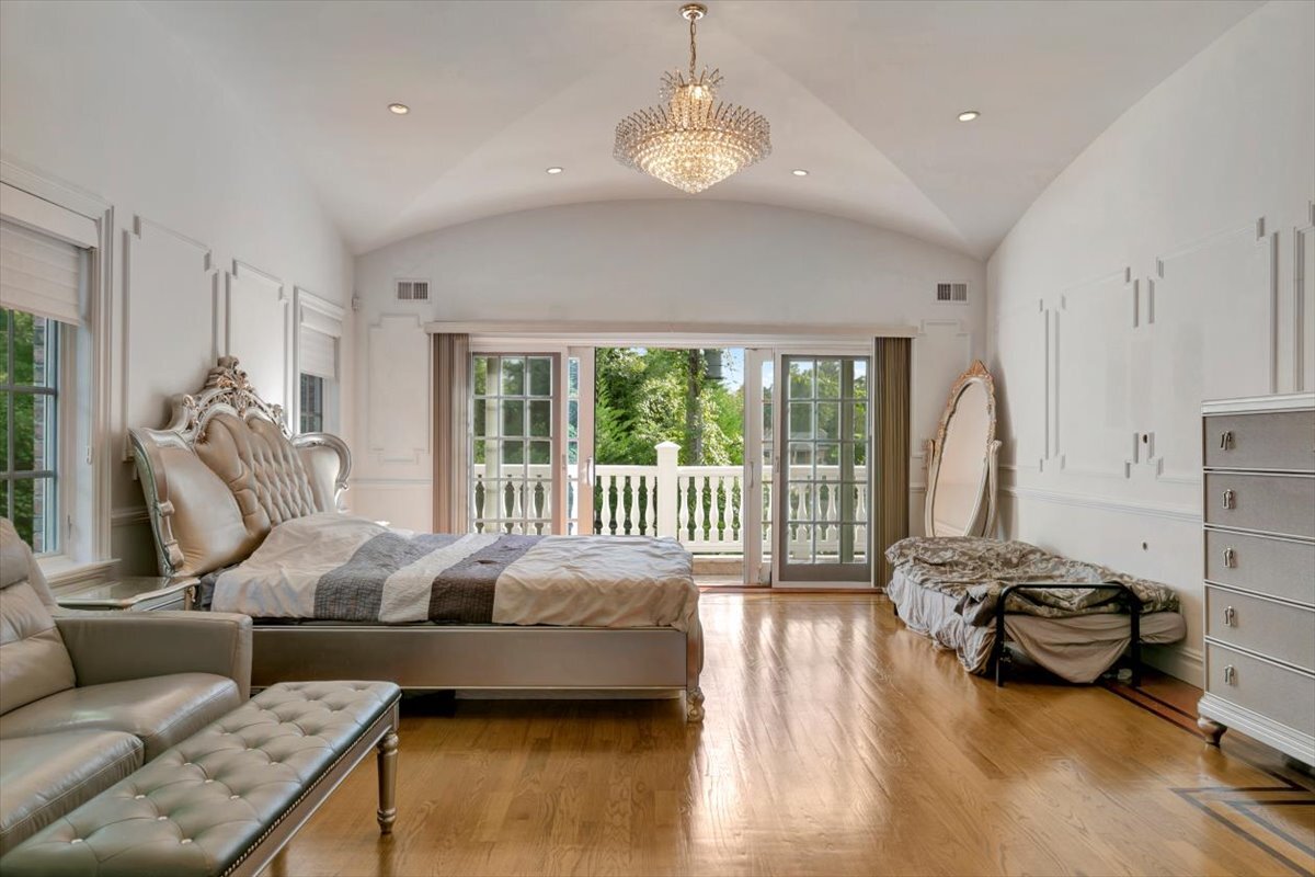 14.master bedroom.jpg