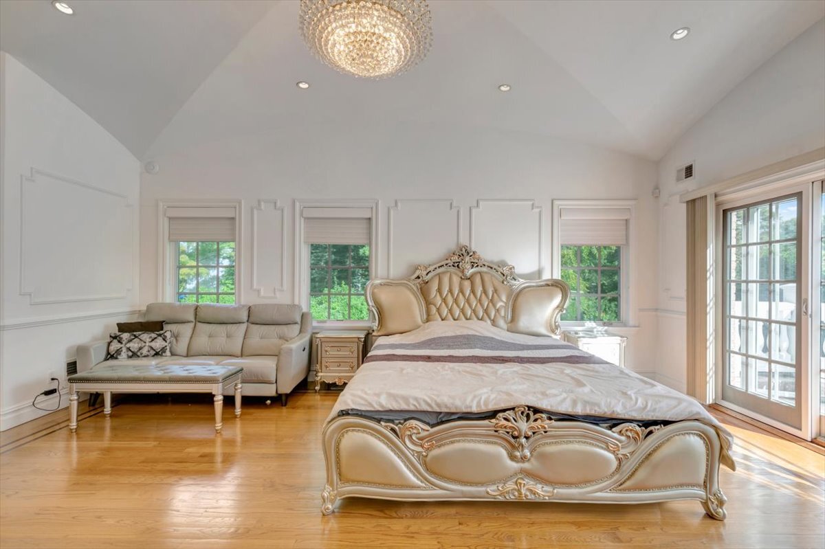 15.master bedroom.jpg