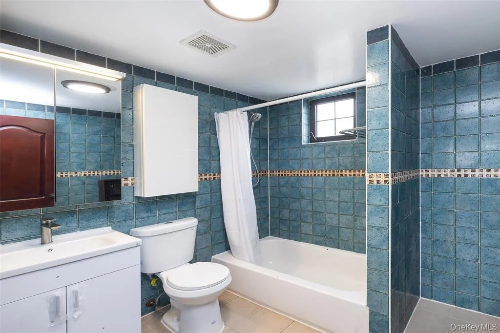 63-39 136th St_7.jpeg