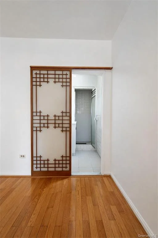 134-54 Maple Ave_13.jpeg
