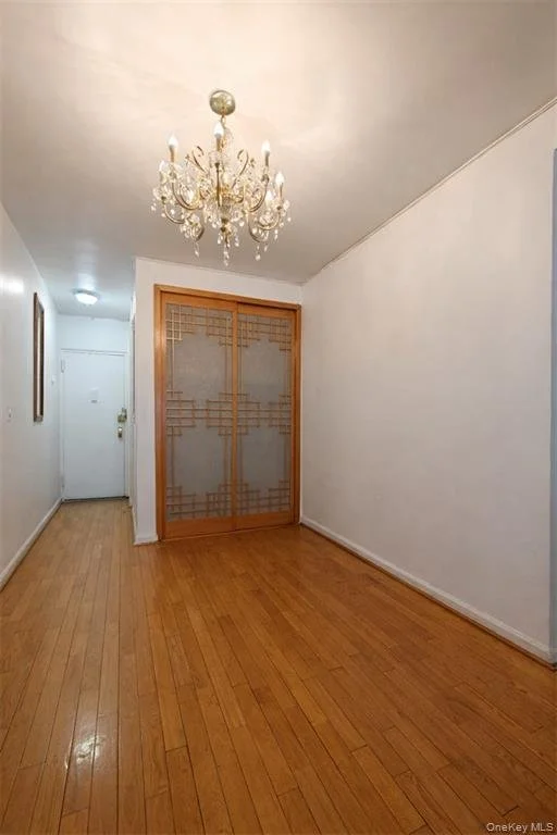 134-54 Maple Ave_14.jpeg