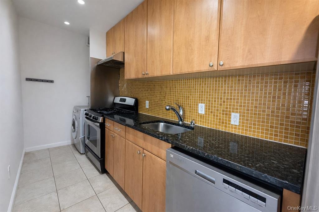 31-38 137th St_8.jpeg