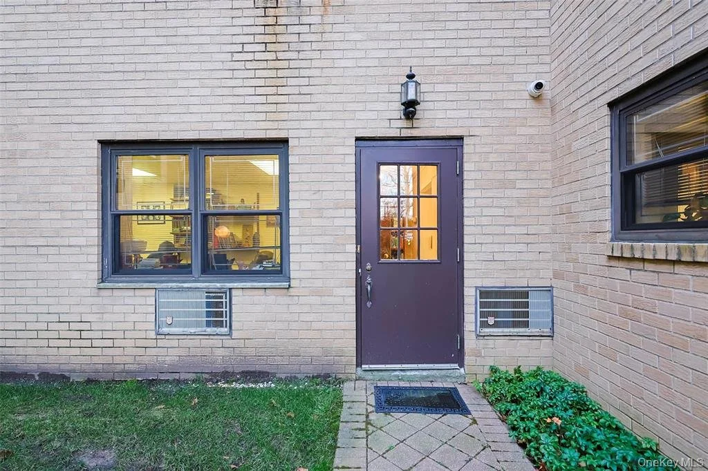 40 Stoner Ave_10.jpeg