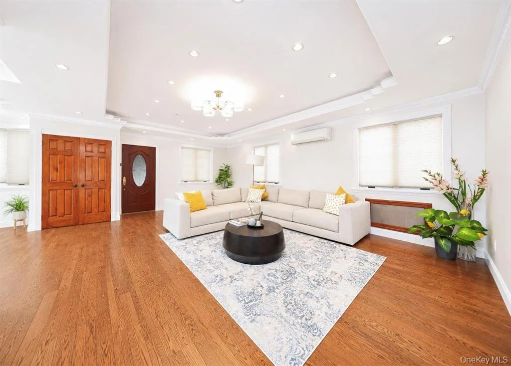 248-09 Rushmore Avenue_5.jpeg