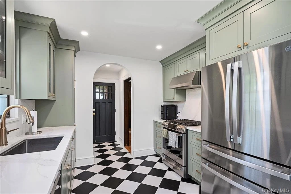 84 Allenwood Rd_11.jpeg