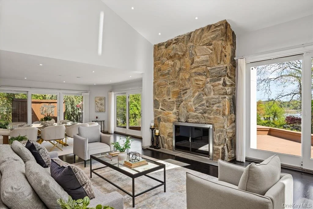 369 E Shore Rd_6.jpeg
