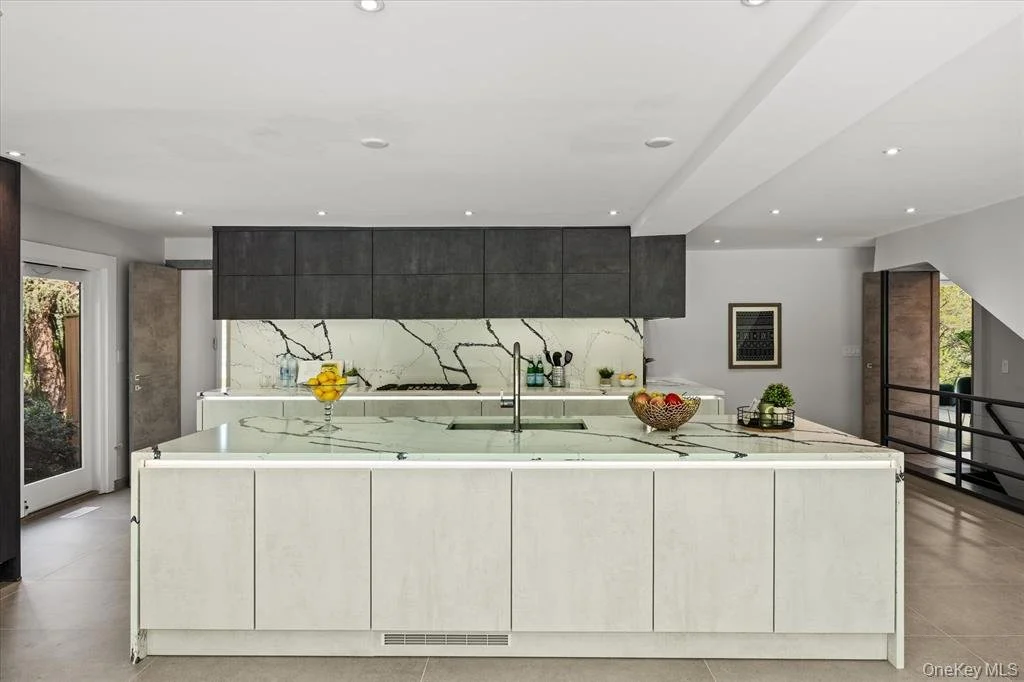 369 E Shore Rd_14.jpeg