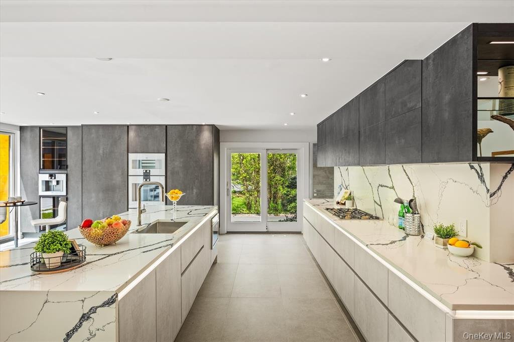 369 E Shore Rd_15.jpeg