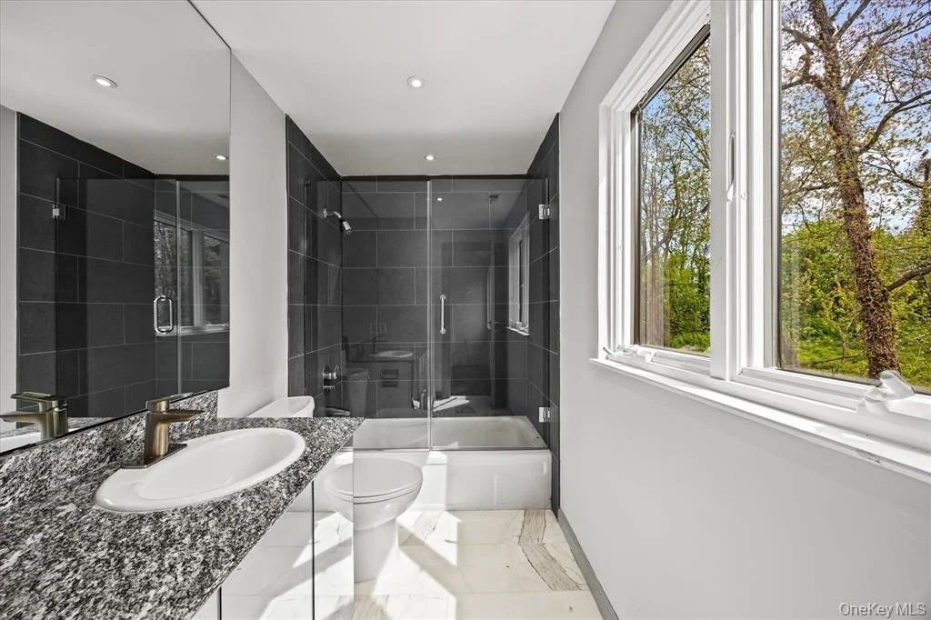 369 E Shore Rd_27.jpeg