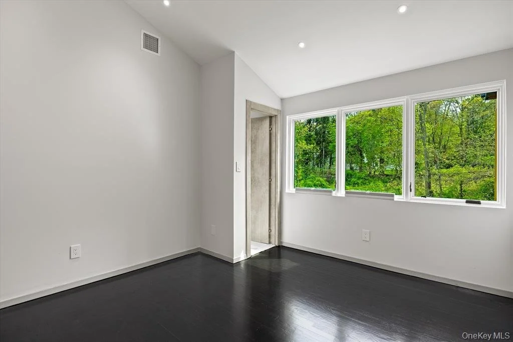 369 E Shore Rd_28.jpeg