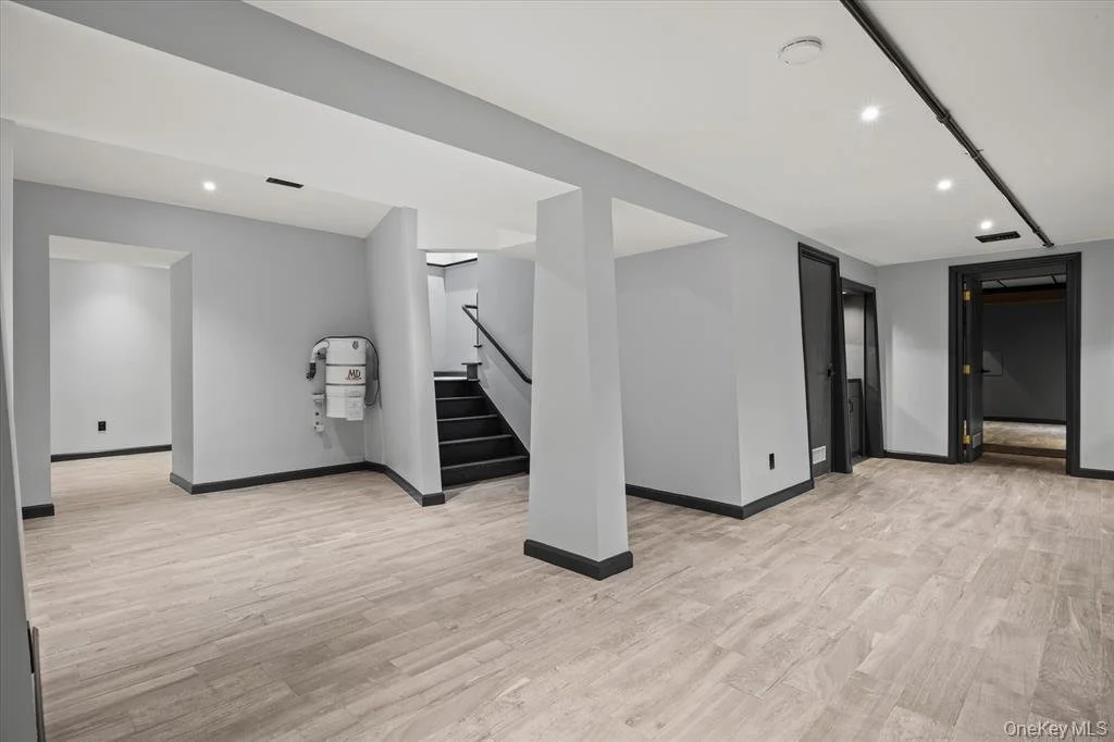 369 E Shore Rd_37.jpeg