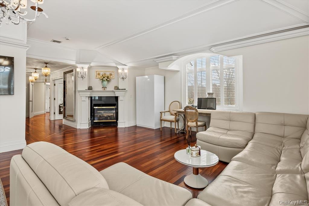 98 Swan Court_13.jpeg