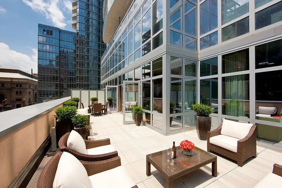 19-Listing Photoshoot - 555 W 59th St #9A - 18.webp
