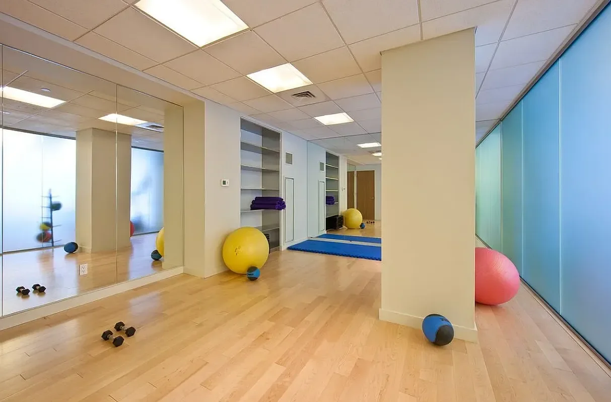 21-Listing Photoshoot - 555 W 59th St #9A - 18.webp