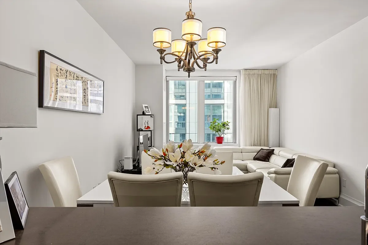 Condo_25.webp