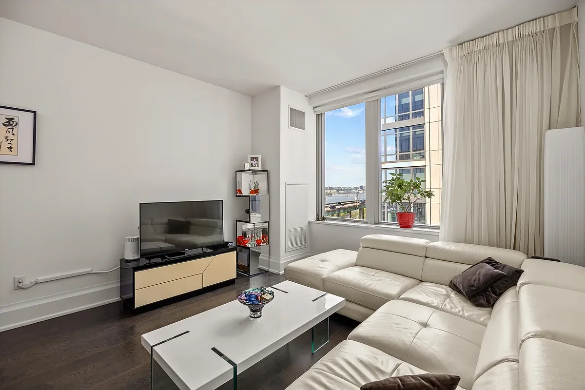 Condo_26.webp