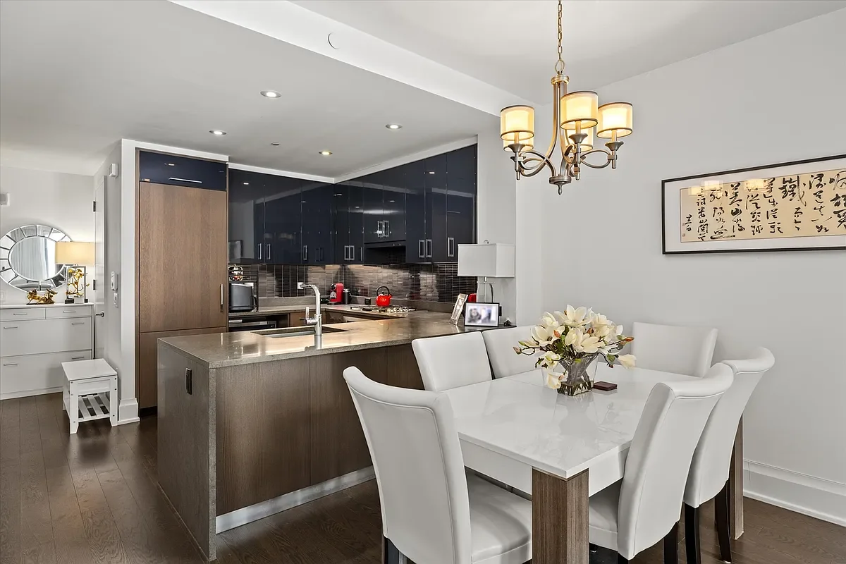 Condo_28.webp