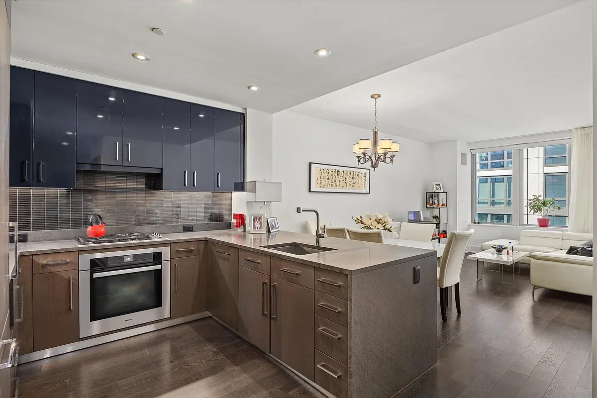 Condo_30.webp