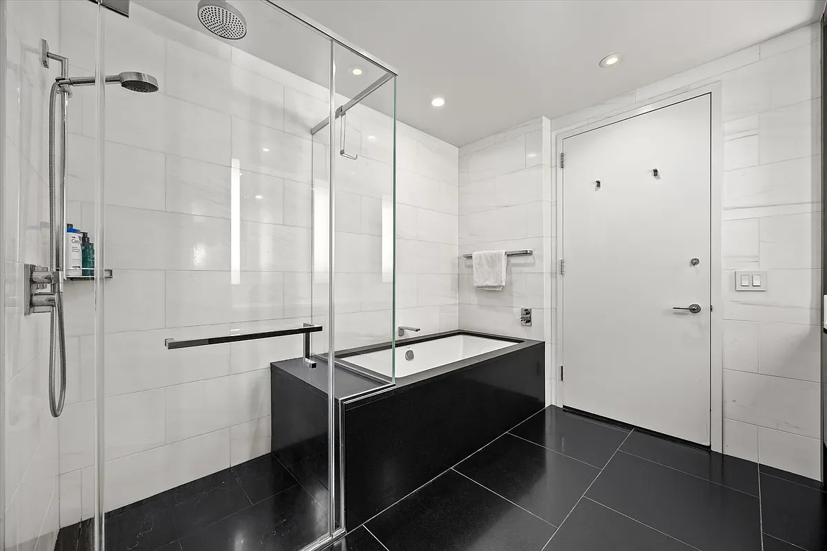 Condo_34.webp