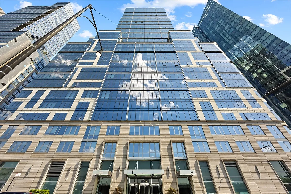 Condo_37.webp