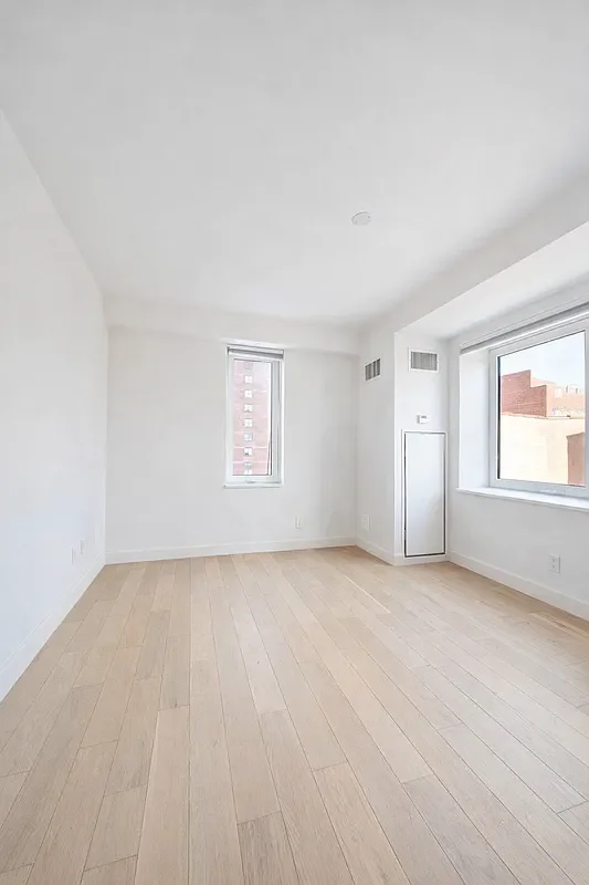 1399 Park Ave #6G_1.webp