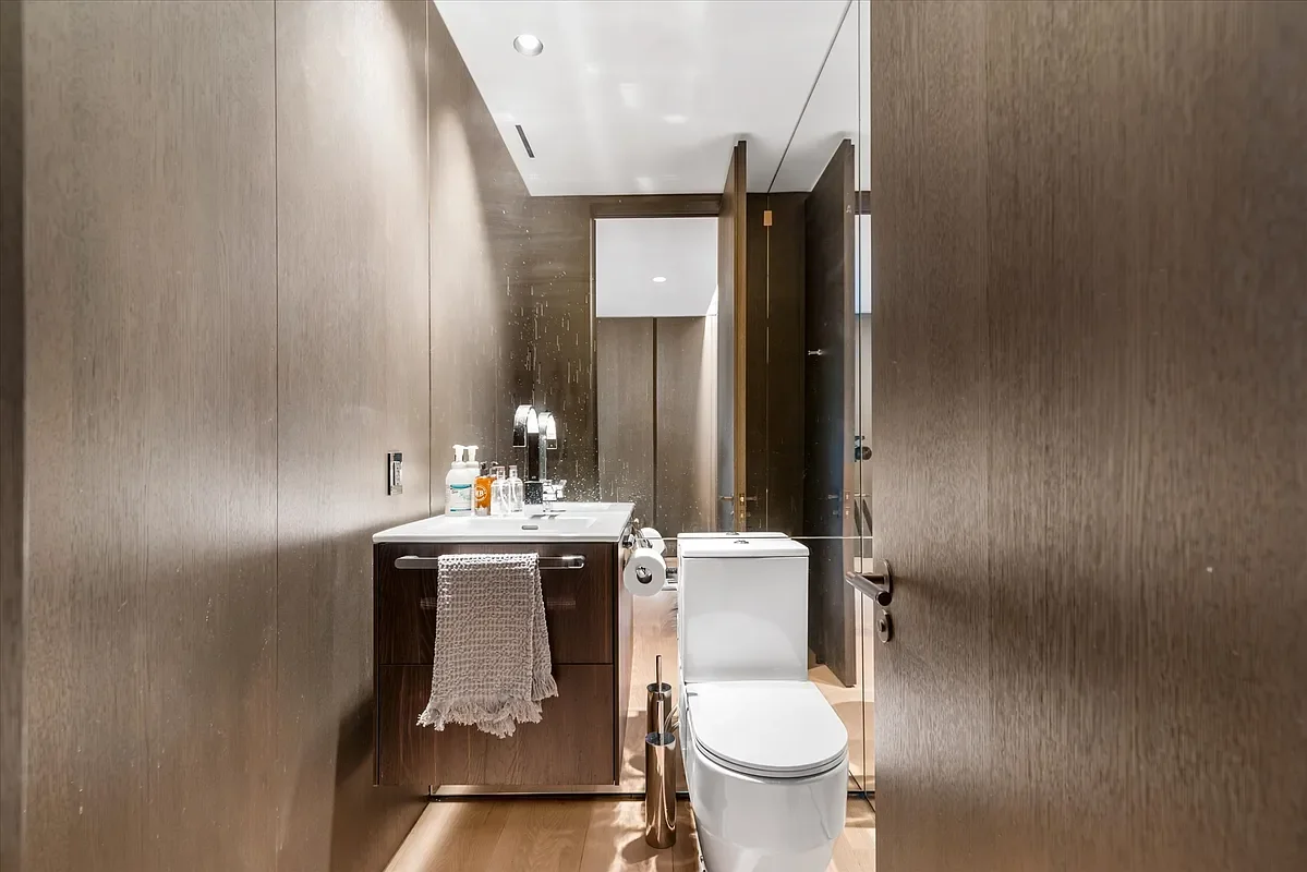 460 W 42 St_17.webp