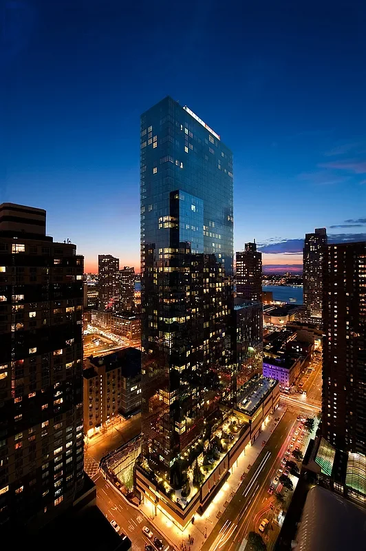 460 W 42 St_30.webp