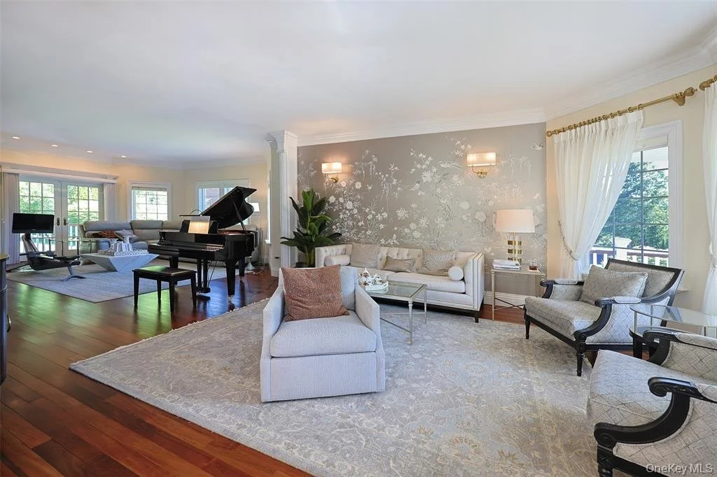 78 Swan Court_5.jpeg