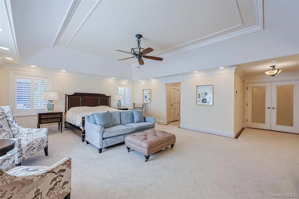 78 Swan Court_17.jpeg