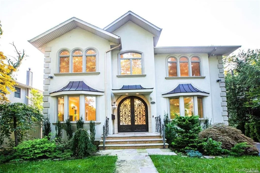 27 Elliot Road