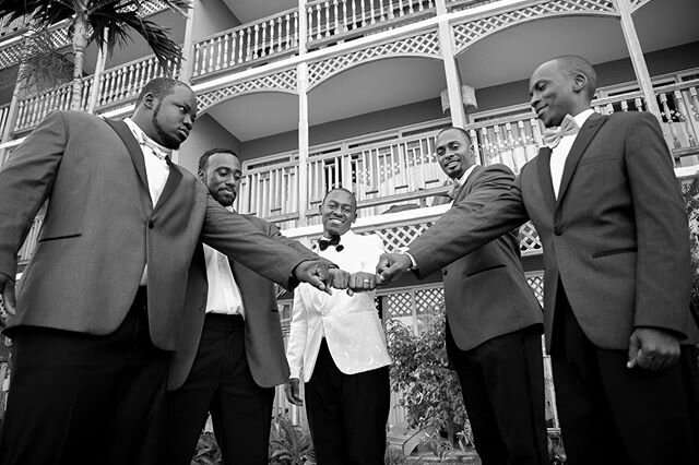 🖤👊🏾 &ldquo;brotherhood&rdquo;
&bull;
&bull;
#weddingwednesday 
#throwback