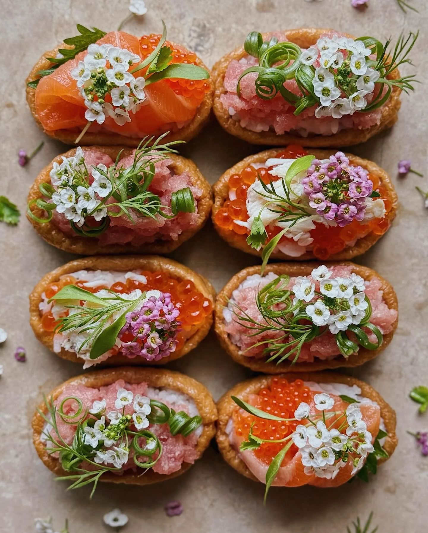 Homemade sushi sets to inspire you (and me) to make some pretty sushi at home. &thinsp;
&thinsp;
I realized it&rsquo;s been over a year since I&rsquo;ve made a cute set of oval/battleship-shaped sushi like this to show you guys. I love making inari s