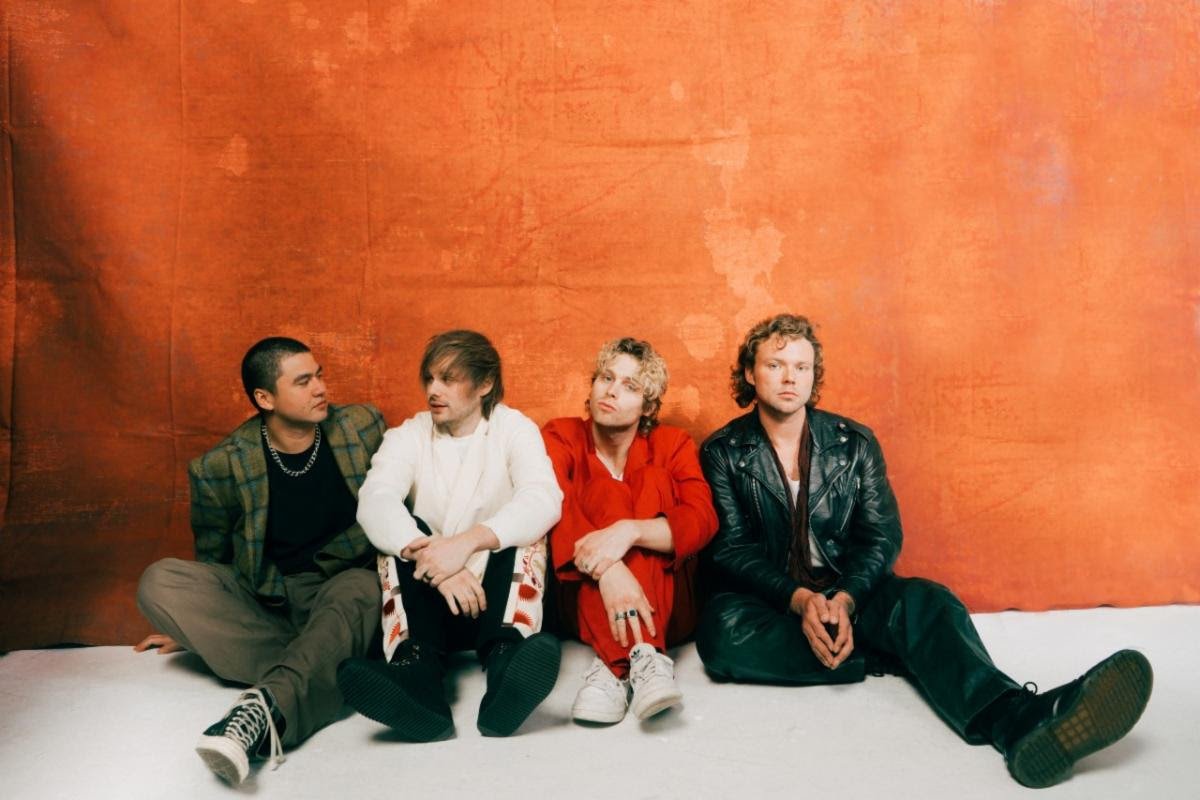 5SOS LIVE FROM THE ROYAL ALBERT HALL & WORLD TOUR COMING SOON ...