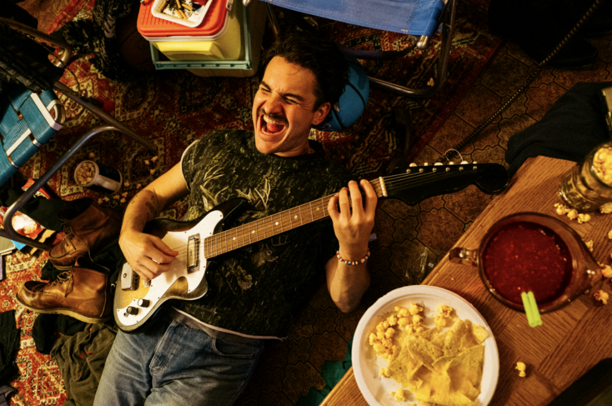 MEDIUM BUILD SHARES NEW SINGLE “IN MY ROOM” — Hashtag Magazine