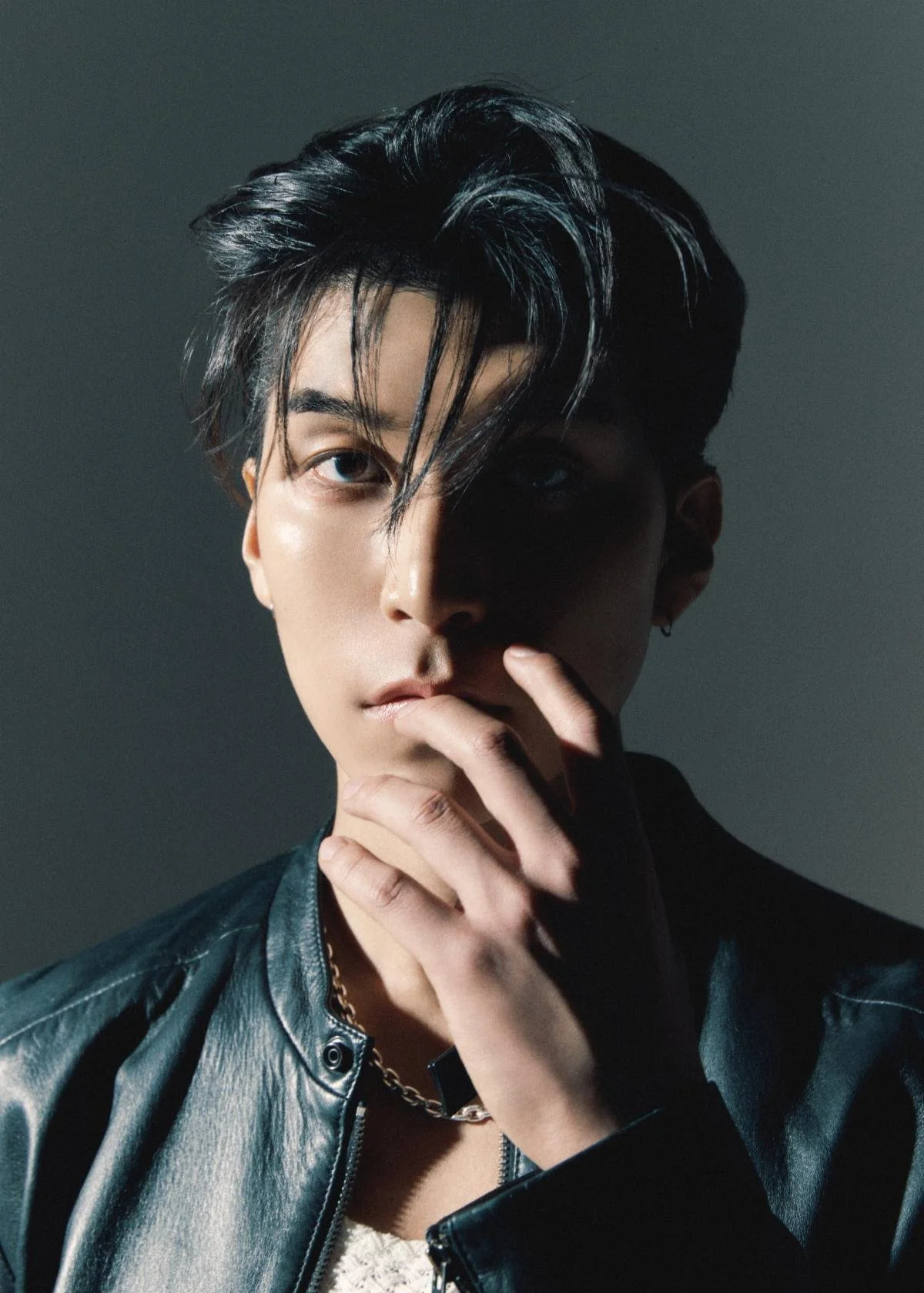 Korean R&B Singer Colde Stuns with 