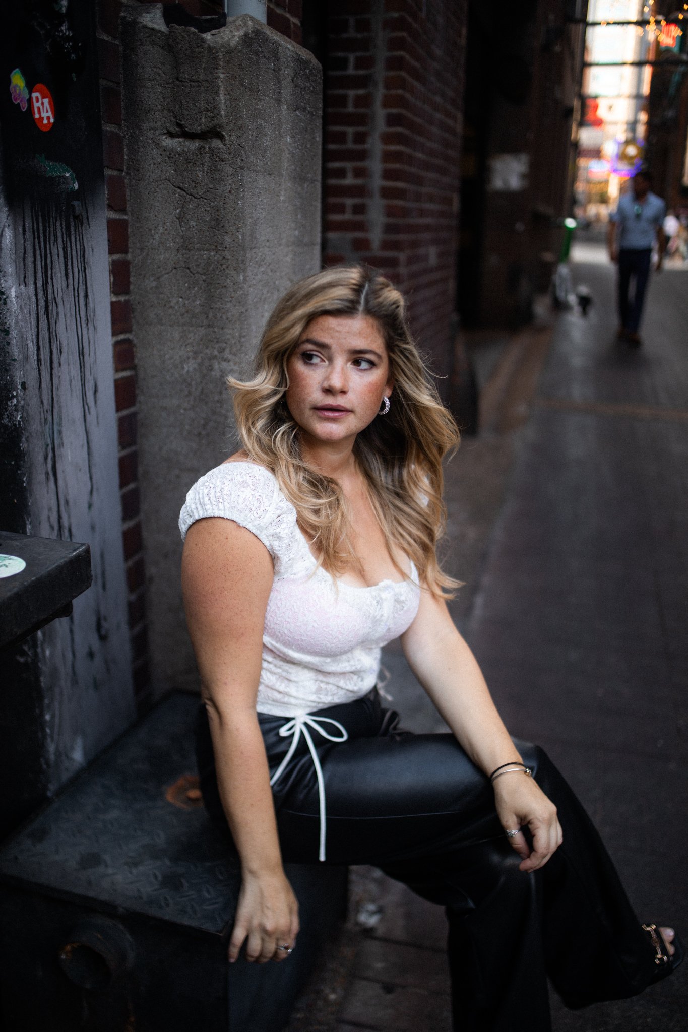 ALEXANDRA KINGRELEASES PENSIVE NEW SINGLE  “I’D BE LYING”